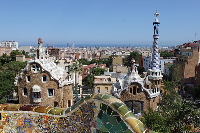 1689_parc-guell-332390_640