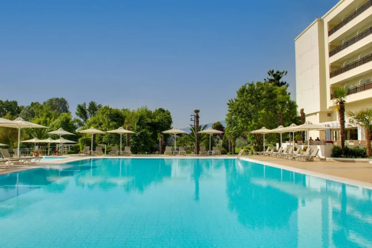 piscine-framissima-olympian-bay-grand-resort_577922_panohd