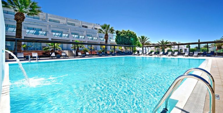 hotel-club-experience-aequora-lanzarote-suites-1