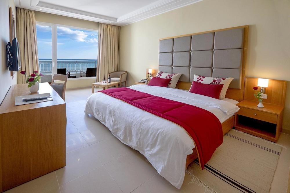 Hôtel Bel Azur Thalasso & Bungalows 4*