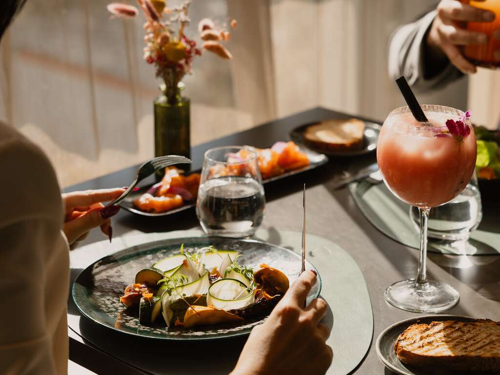2144816_1024_768_FSImage_1_SHOOTING_102026_RESTAURANT_20_1_